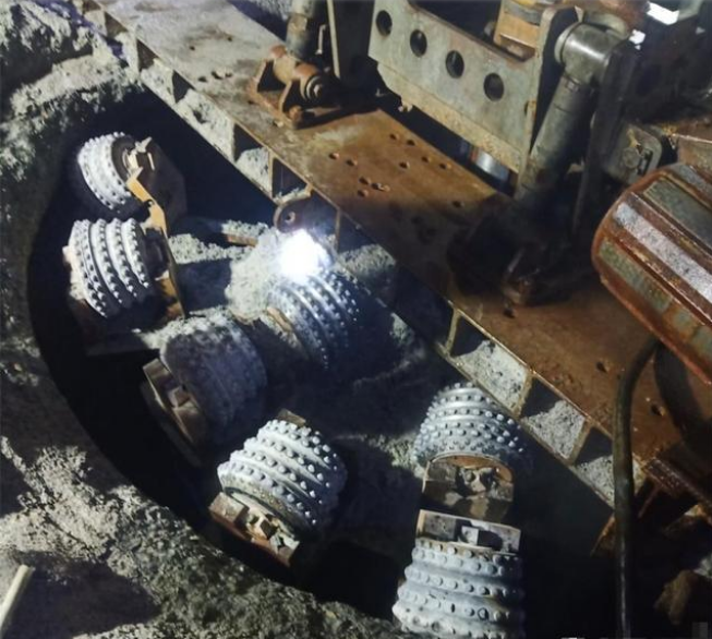 反井鉆機(jī)施工直徑，天井鉆機(jī)施工深度，金礦斜井天井鉆機(jī)施工方案